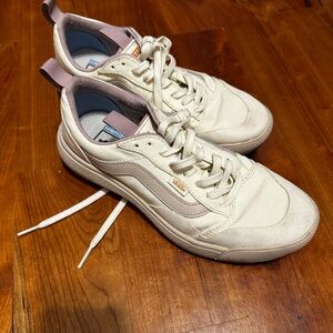 Vans Ultracush Tennis Shoes